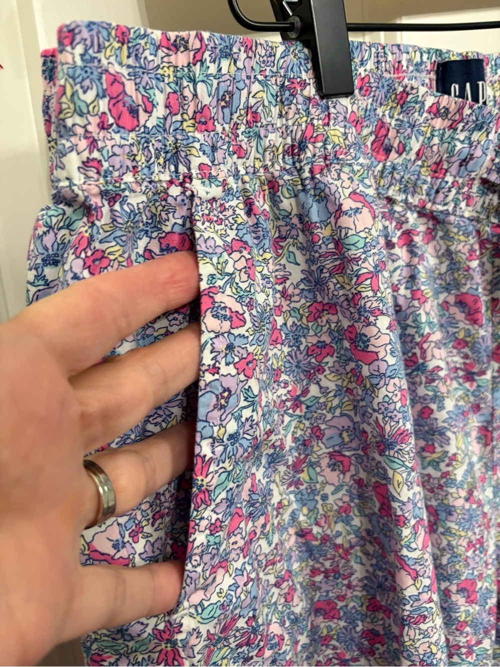 Like new Gap size L Women's floral lounge/sleep pants. Purple and pink. Cotton - Picture 3 of 9